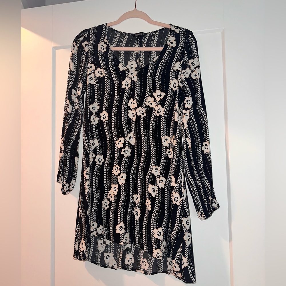 Express Black White Flower Dress Long Sleeve, size XS